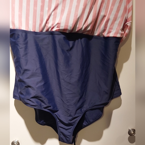 American Flag Plus Size Swimsuit Swimdress - Picture 6 of 6